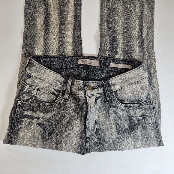 Guess Faux Snakeskin Pants Womens 29 Grey Black Skinny Stretchy Curve X Low Rise - Picture 3 of 6